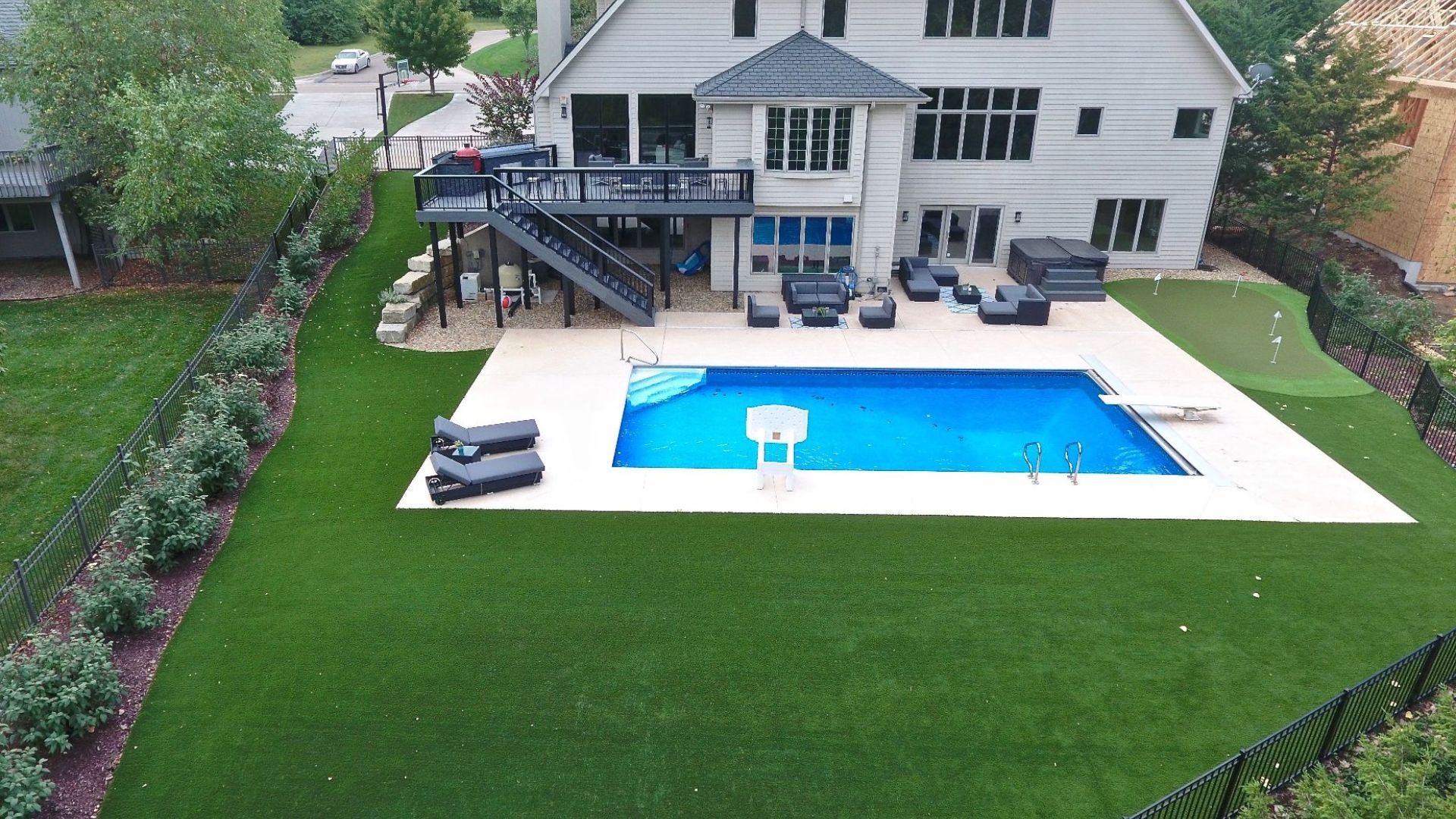 How Can Artificial Grass Transform Your Outdoor Spacе